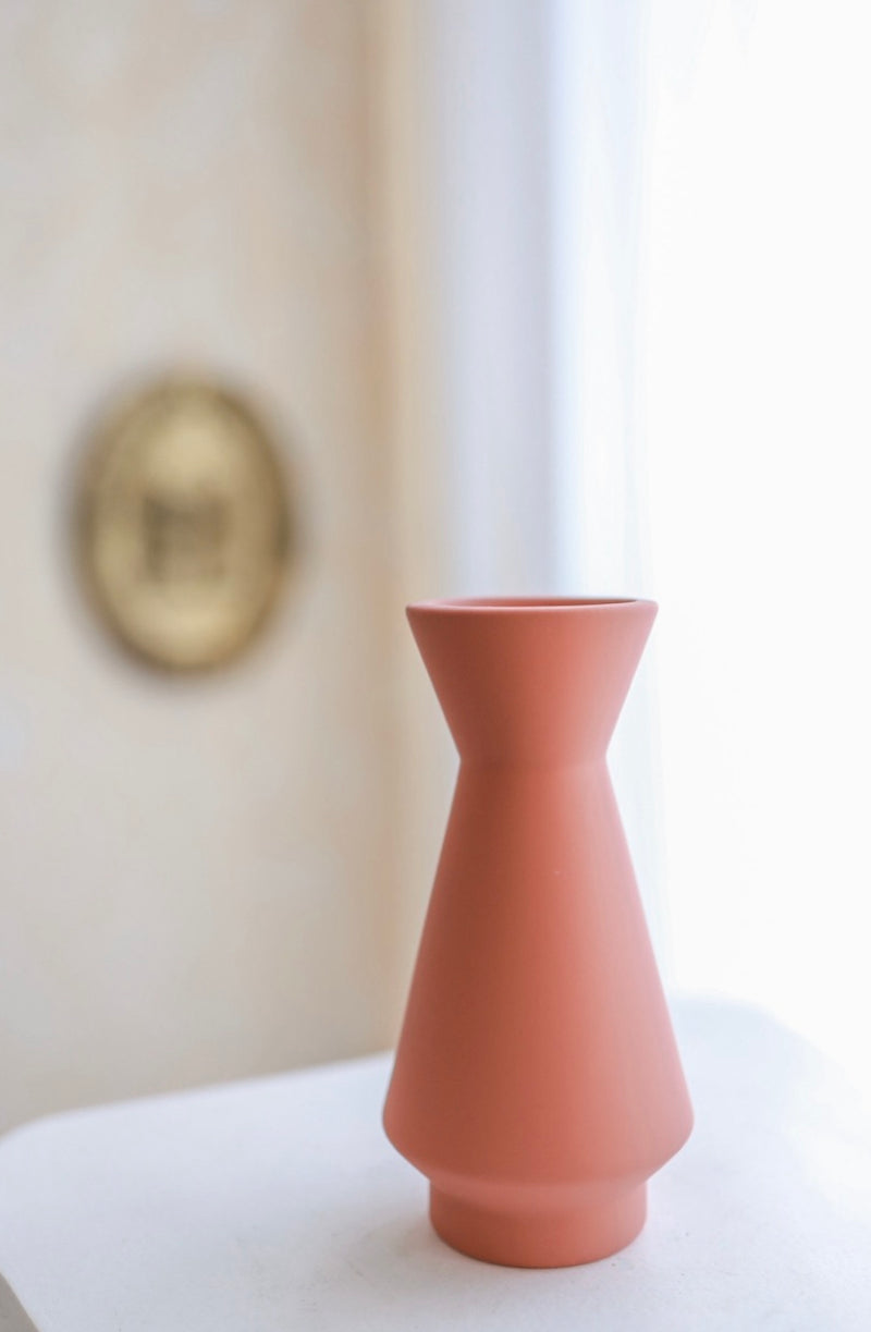 豆沙色磨砂陶瓷花瓶